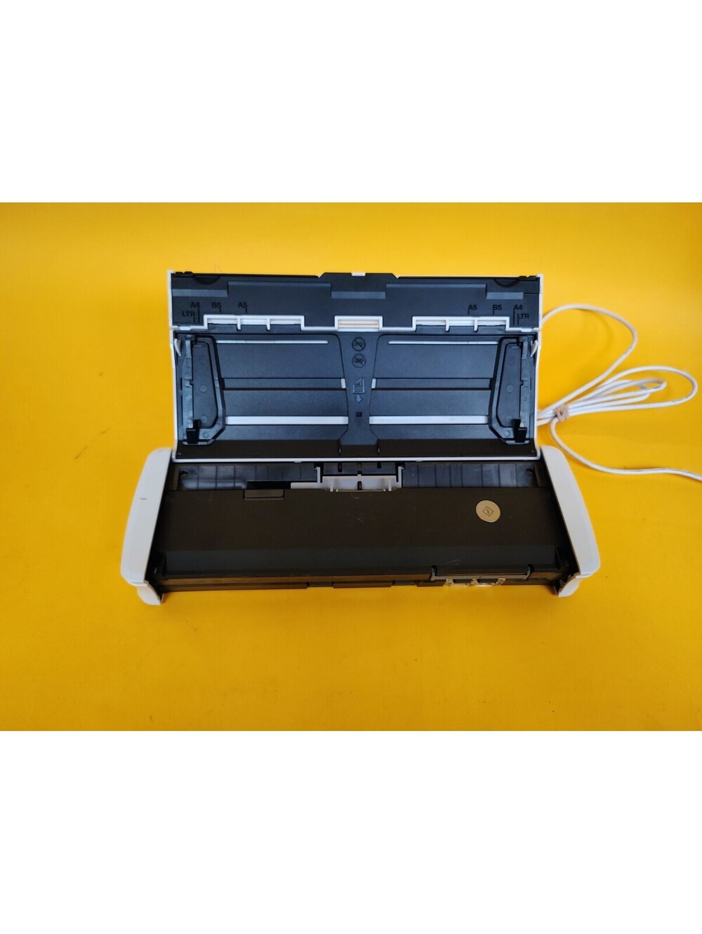 Canon imageFORMULA R10 Portable Document Scanner - Picture 4 of 8